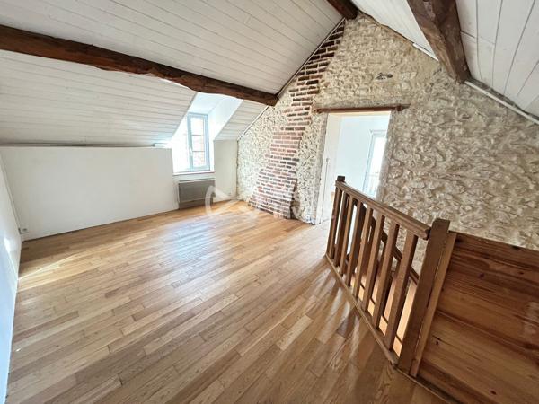 À proximité du centre de Villemandeur – Ensemble immobilier avec fort potentiel