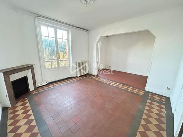 À proximité du centre de Villemandeur – Ensemble immobilier avec fort potentiel