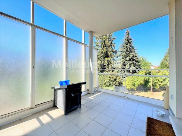 Appartement F2, balcon et garage