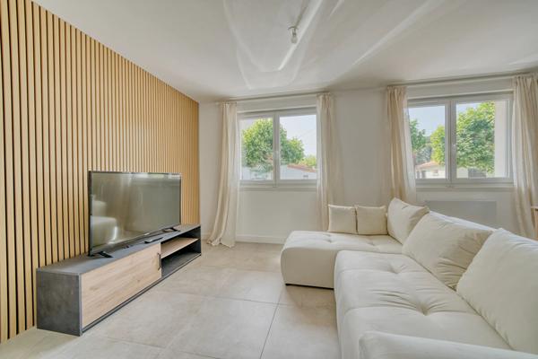ROYAN, proche gare, centre et plage Appartement T3 rénové Royan