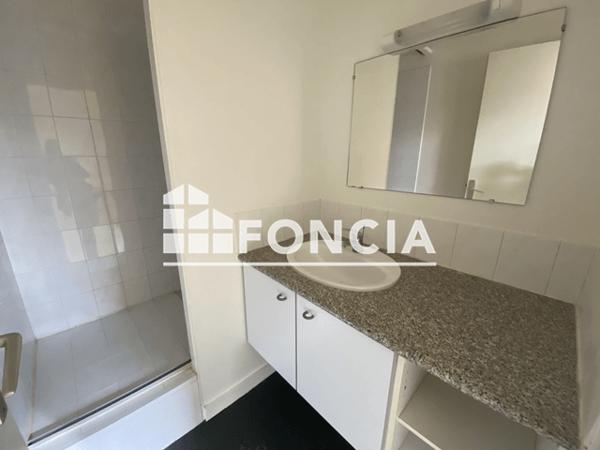 Location Studio 29.1 m² - 15 RUE DU PERE DE LA CROIX Poitiers 86000