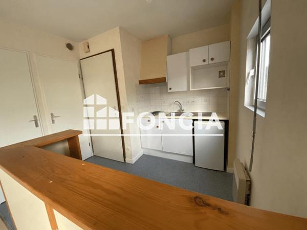 Location Studio 29.1 m² - 15 RUE DU PERE DE LA CROIX Poitiers 86000