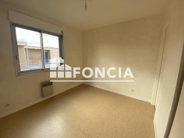 Location Studio 29.1 m² - 15 RUE DU PERE DE LA CROIX Poitiers 86000