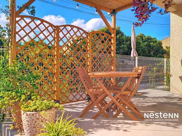 Maison 3 faces à vendre à Saint Genis des Fontaines - plain pied-- 84 m²- 3 chambres, jardin et terrasse