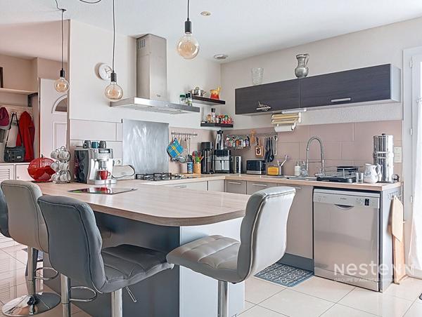 Maison 3 faces à vendre à Saint Genis des Fontaines - plain pied-- 84 m²- 3 chambres, jardin et terrasse