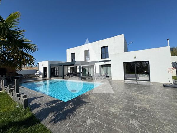 Maison 10 pièces 225 m2