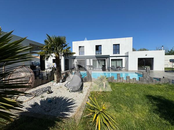 Maison 10 pièces 225 m2