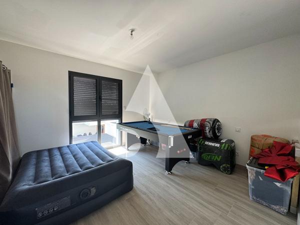 Maison 10 pièces 225 m2