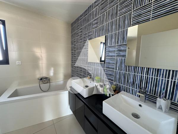 Maison 10 pièces 225 m2
