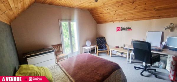 Pavillon 175 m² - 8 pièces - 5 chambres sur terrain de 3600 m²