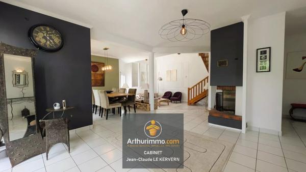 Vente                                                      Maison
                        
                     7 pièces                      164 m2                     à Trégueux