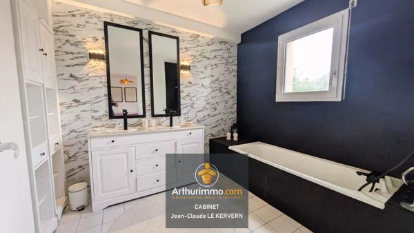 Vente                                                      Maison
                        
                     7 pièces                      164 m2                     à Trégueux
