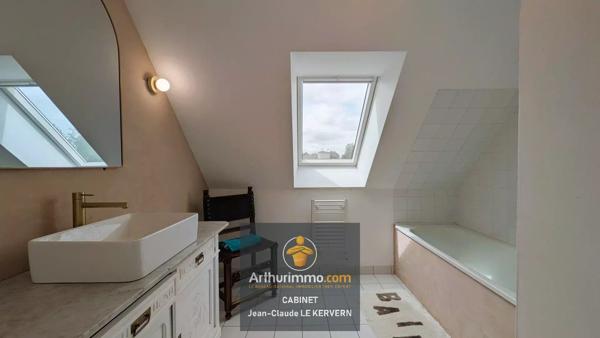Vente                                                      Maison
                        
                     7 pièces                      164 m2                     à Trégueux