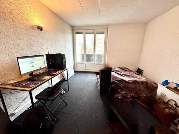 Appartement T1 Lyon 26 m2 avec balcon et cave