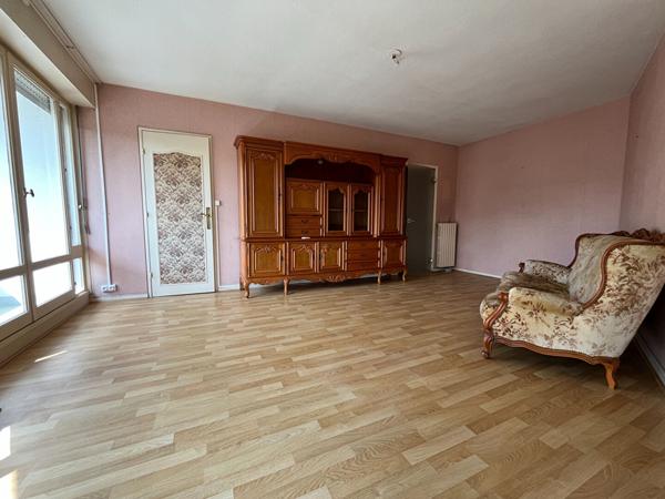 Appartement Saint Herblain T3bis 2 chambres avec balcon, calme et lumineux.