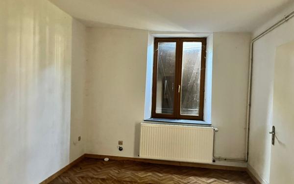 Immeuble à vendre    8 pièces • 200 m2 Moussey