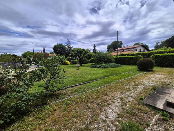 GRADIGNAN Prieuré de Cayac - Jolie maison à rénover ou agrandir avec beau jardin