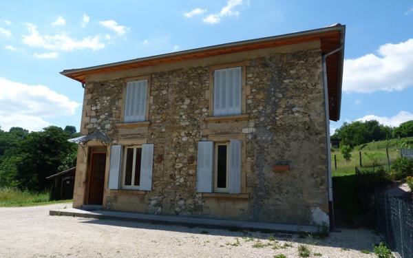 Maison à louer    3 pièces • 93 m2 Vinay