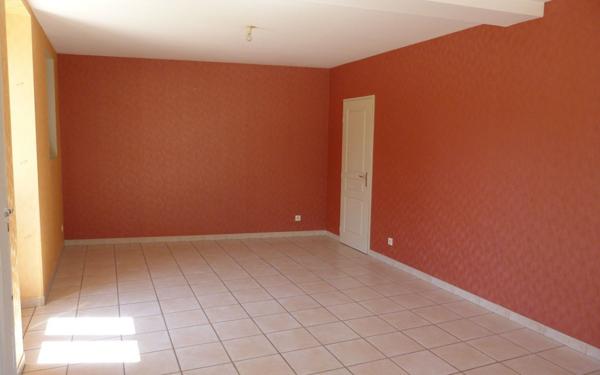 Maison à louer    3 pièces • 93 m2 Vinay