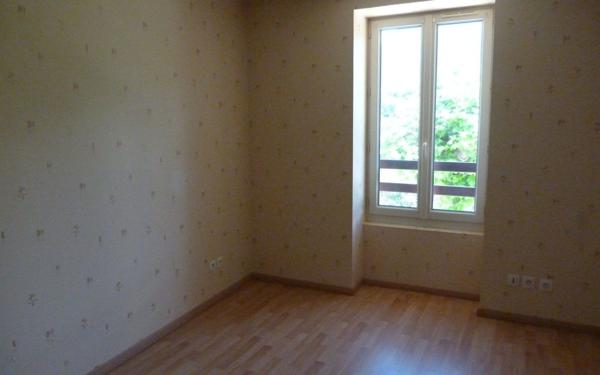 Maison à louer    3 pièces • 93 m2 Vinay