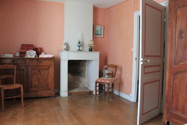 Charmante maison de village à rénover, située au coeur à Voun