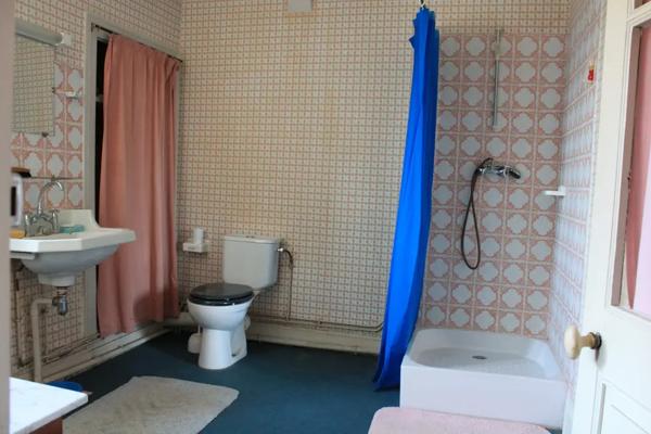 Charmante maison de village à rénover, située au coeur à Voun