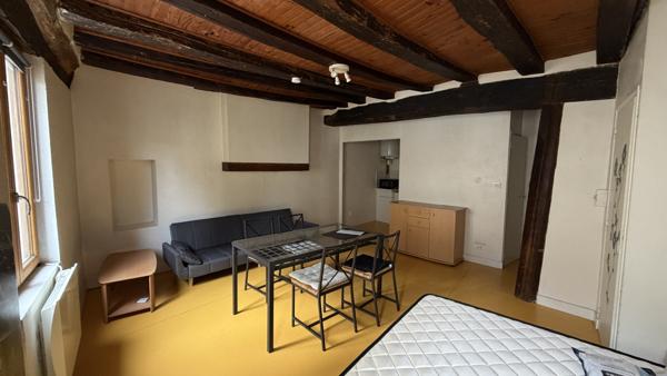 Avallon (89200) Studio meublé 32m2 en plein centre-ville d’Avallon