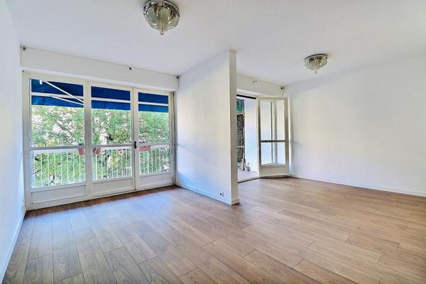 MARSEILLE 10 - Appartement 3 chambres - 84 m² - stationnement libre