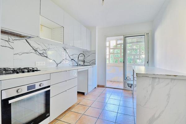 MARSEILLE 10 - Appartement 3 chambres - 84 m² - stationnement libre