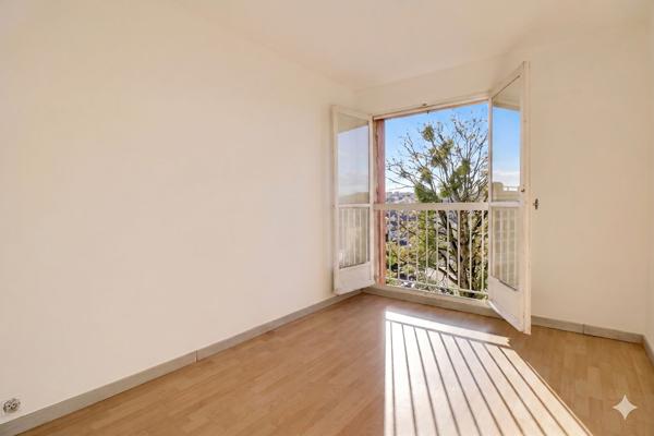 MARSEILLE 10 - Appartement 3 chambres - 84 m² - stationnement libre