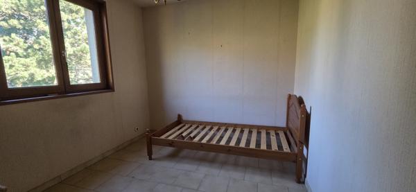 Beauchastel (07800) Maison familiale avec 6 chambres et grand terrain