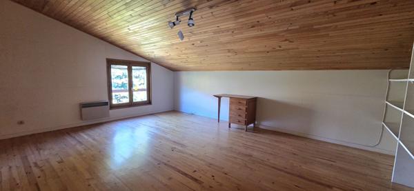 Beauchastel (07800) Maison familiale avec 6 chambres et grand terrain