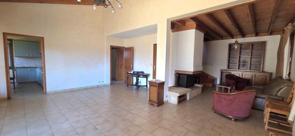 Beauchastel (07800) Maison familiale avec 6 chambres et grand terrain