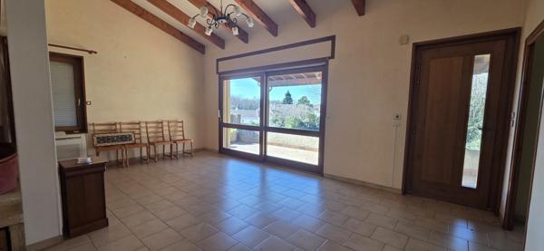 Beauchastel (07800) Maison familiale avec 6 chambres et grand terrain