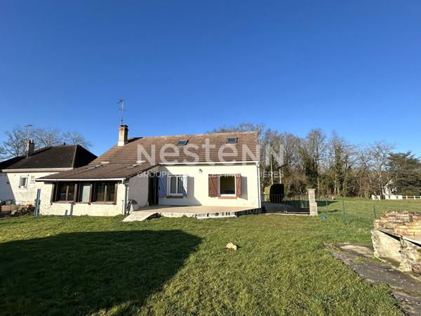 MAISON FAMILIALE AVEC 3 CHAMBRES SUR TERRAIN DE 1500M² À VENDRE EN CAMPAGNE DE CHABRIS (INDRE 36)