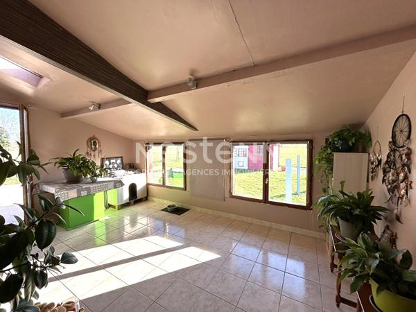 MAISON FAMILIALE AVEC 3 CHAMBRES SUR TERRAIN DE 1500M² À VENDRE EN CAMPAGNE DE CHABRIS (INDRE 36)