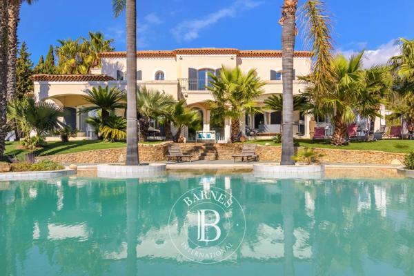 Sanary-sur-Mer, Villa 4 Chambres -  330 m² à vendre