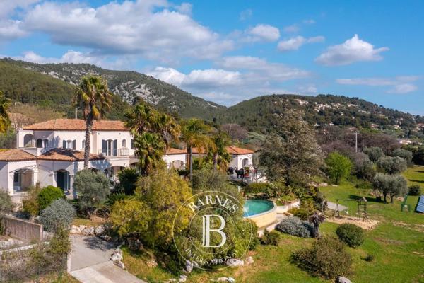 Sanary-sur-Mer, Villa 4 Chambres -  330 m² à vendre