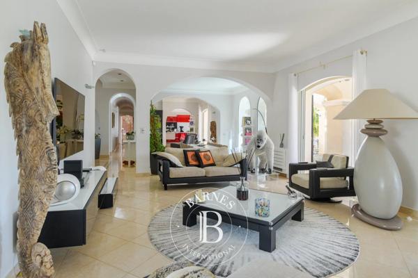 Sanary-sur-Mer, Villa 4 Chambres -  330 m² à vendre