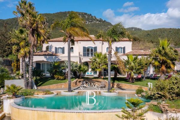 Sanary-sur-Mer, Villa 4 Chambres -  330 m² à vendre