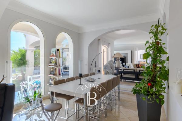 Sanary-sur-Mer, Villa 4 Chambres -  330 m² à vendre