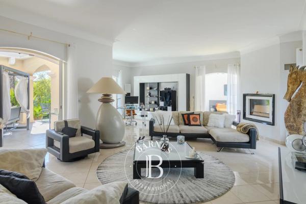 Sanary-sur-Mer, Villa 4 Chambres -  330 m² à vendre