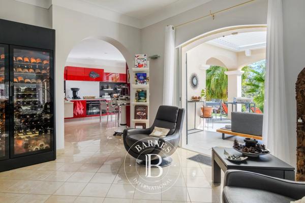 Sanary-sur-Mer, Villa 4 Chambres -  330 m² à vendre