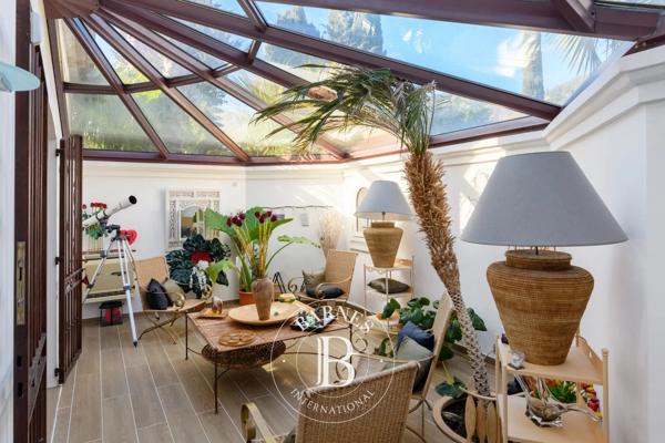 Sanary-sur-Mer, Villa 4 Chambres -  330 m² à vendre