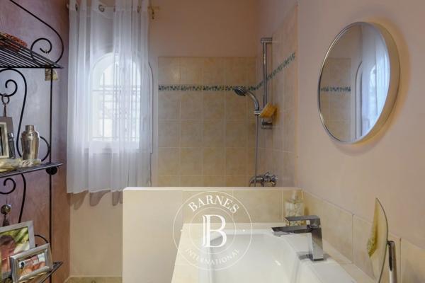 Sanary-sur-Mer, Villa 4 Chambres -  330 m² à vendre