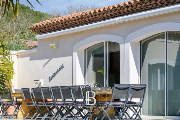 Sanary-sur-Mer, Villa 4 Chambres -  330 m² à vendre