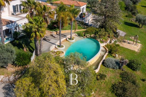 Sanary-sur-Mer, Villa 4 Chambres -  330 m² à vendre