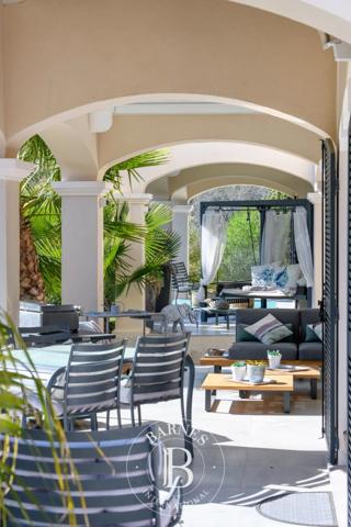 Sanary-sur-Mer, Villa 4 Chambres -  330 m² à vendre