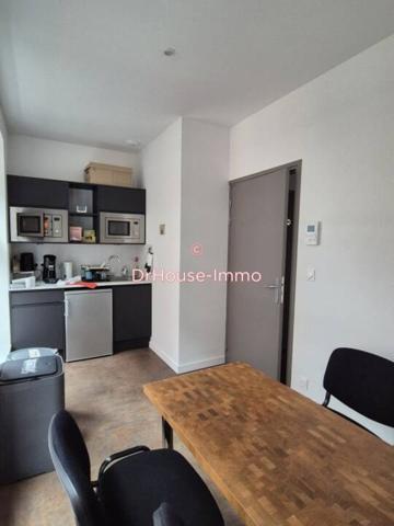 Bureau à louer 3 pièces de 70 m²