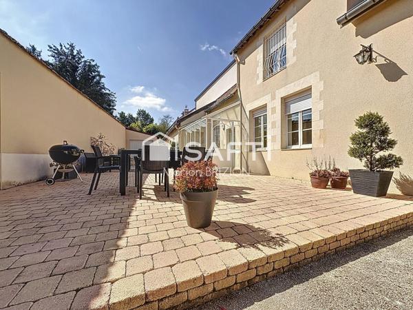 EN EXCLUSIVITE - LONGERE A 7 MINUTES DE CORMONTREUIL- 8 PIECES - CONFORT DE PLAIN PIED - JARDIN